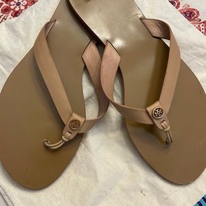 Tory Burch 9.5 Thong flip flop natural color